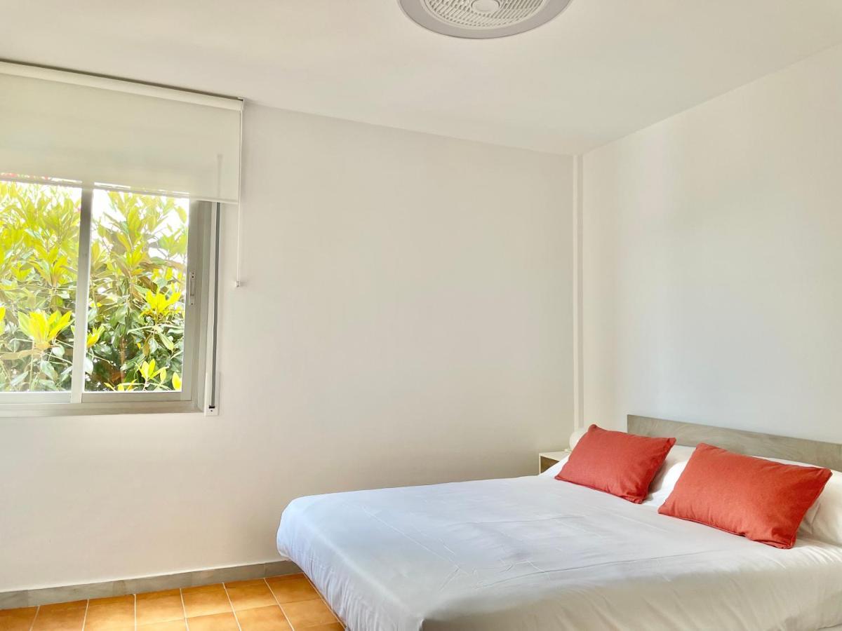 Luminoso Apartamento Frente Al Mar Con Piscina روساس المظهر الخارجي الصورة