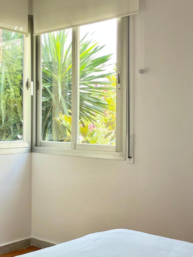 Luminoso Apartamento Frente Al Mar Con Piscina روساس المظهر الخارجي الصورة